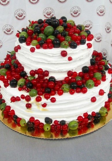 Торт на свадьбу Торты со свежими ягодами (В102213) - Компания Венский пекарь
